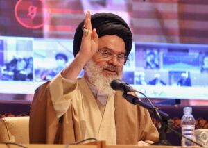 آیت الله بوشهری: حوزه بدون توجه به نغمههای حاشیه ساز، در مسیر ایستاده است