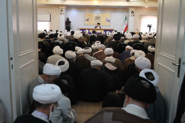 آیت الله حسینی بوشهری در جمع ائمه جماعات استان قم