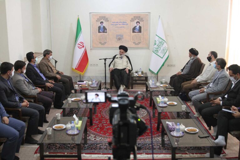 دیدار دکتر مصری رئیس دانشگاه علوم پزشکی قم با رئیس جامعه مدرسین حوزه علمیه قم