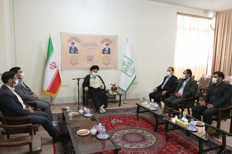 دیدار اعضای ستاد برگزاری یادواره شهدای روستای فردو با آیت الله حسینی بوشهری