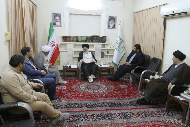 دیدار رئیس مرکز امور قرآنی سازمان اوقاف با آیت الله حسینی بوشهری