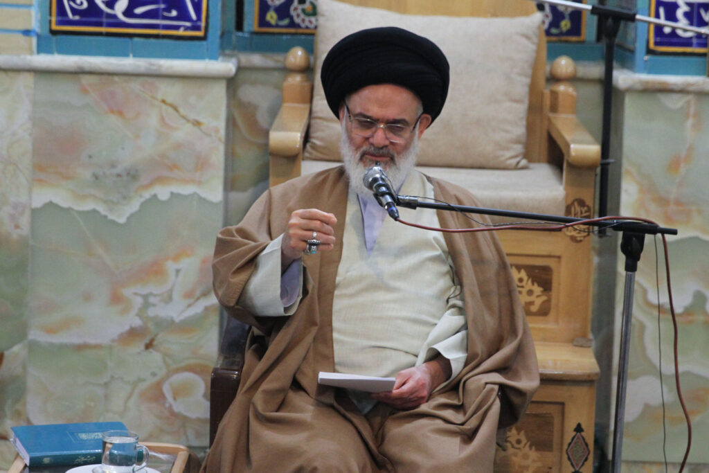 مراسم عمامه گذاری طلاب مدرسه امام باقر