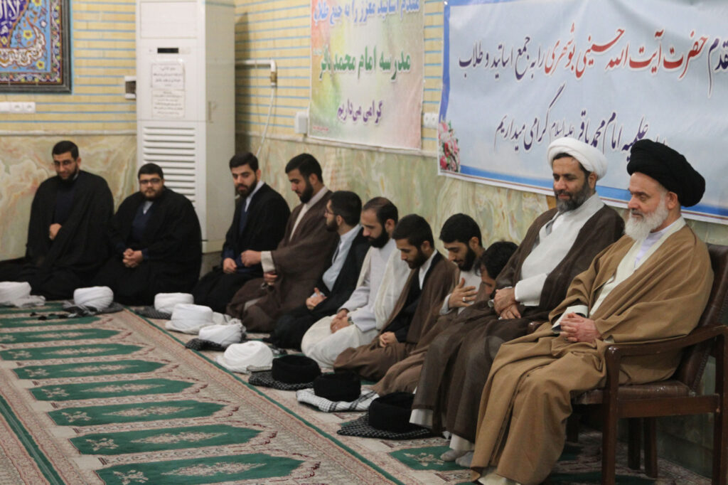 مراسم عمامه گذاری طلاب مدرسه امام باقر