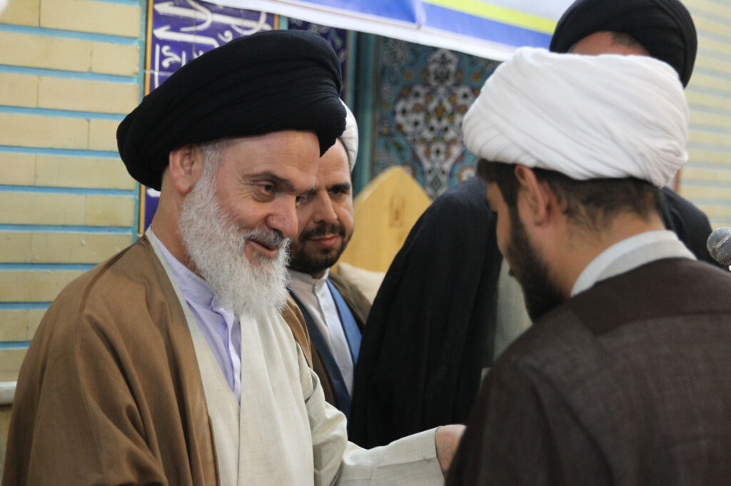 مراسم عمامه گذاری طلاب مدرسه امام باقر