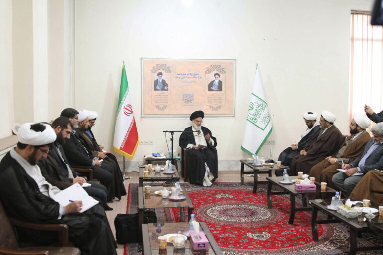 دیدار اعضای شورای مرکزی گفتمان / جشنواره خدمت با آیت الله حسینی بوشهری