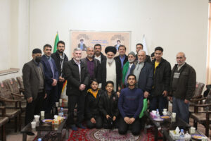 دیدار اعضای ستاد تشییع شهدای گمنام شهرستان مشکات با آیت الله حسینی بوشهری