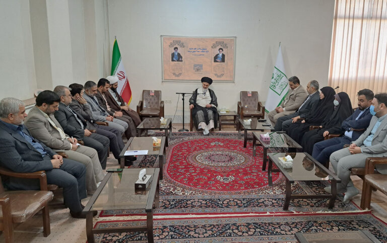 دیدار اعضای شورای شهر قم با آیت الله حسینی بوشهری