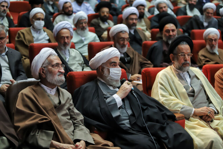 ابلاغ سلام رهبر معظم انقلاب به شرکت کنندگان در اجلاسیه منطقه‌ای جامعه مدرسین توسط حجت الاسلام و المسلمین محمدی گلپایگانی