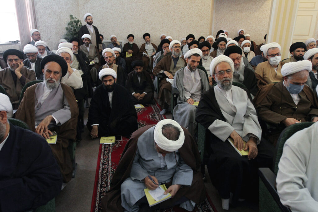همایش ائمه جمعه و جماعات استان قم در محل جامعه مدرسین حوزه علمیه قم