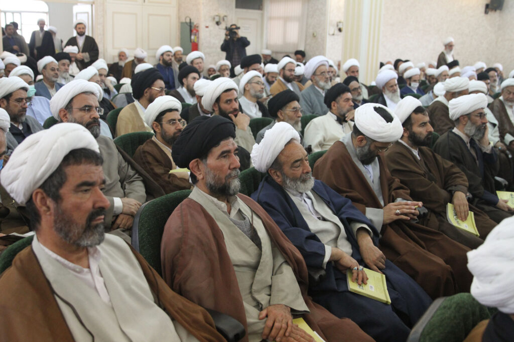 همایش ائمه جمعه و جماعات استان قم در محل جامعه مدرسین حوزه علمیه قم