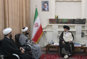 دیدار مدیر ستاد هماهنگی کانون‌های فرهنگی و هنری مساجد قم با آیت الله حسینی بوشهری