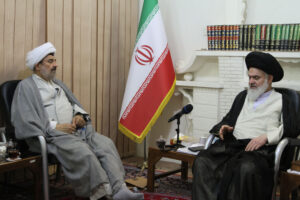 دیدار مدیر کل اوقاف استان قم با آیت الله حسینی بوشهری