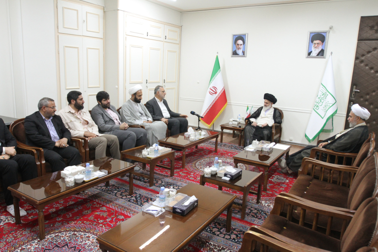 دیدار دکتر زاکانی، شهردار تهران، با آیت الله حسینی بوشهری