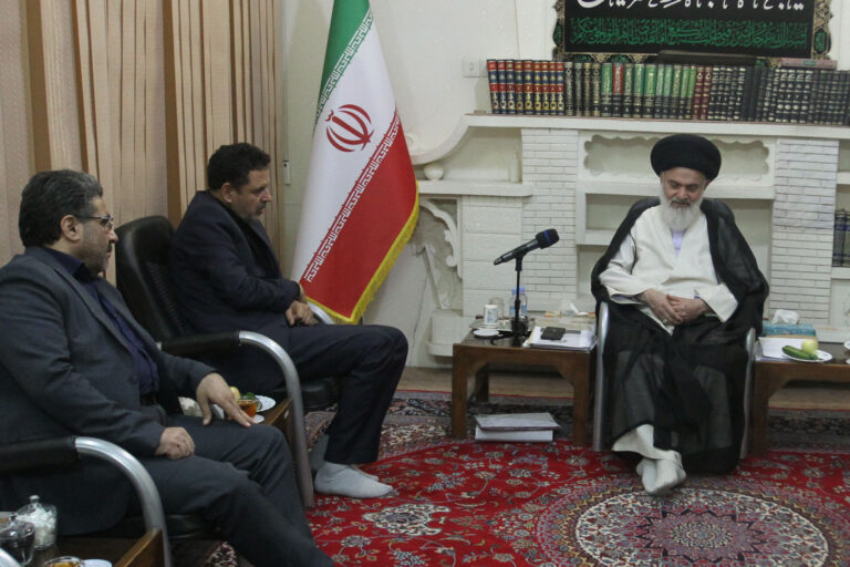 دیدار معاون وزیر نفت و مدیرعامل شرکت ملی پالایش و پخش ایران با آیت الله حسینی بوشهری، رئیس جامعه مدرسین