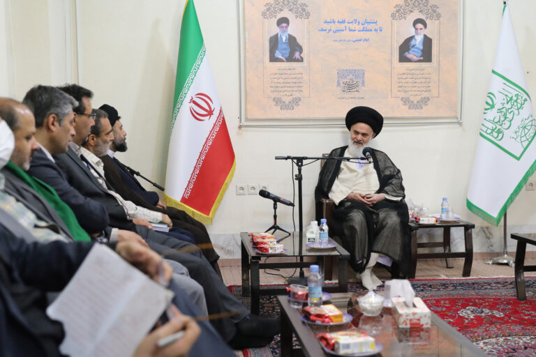 دیدار مدیر سازمان فنی و حرفهای قم با آیت الله حسینی بوشهری