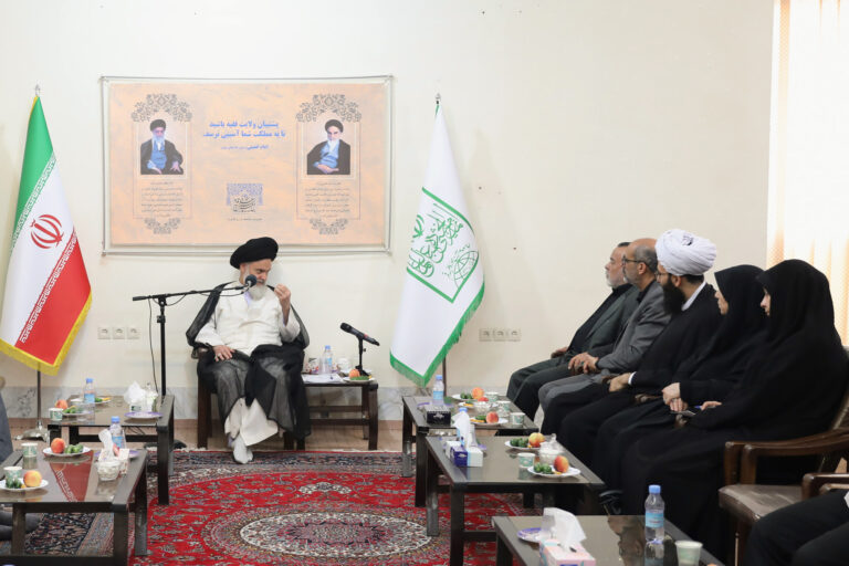 دیدار رئیس فدراسیون تیراندازی کل کشور با آیت الله حسینی بوشهری