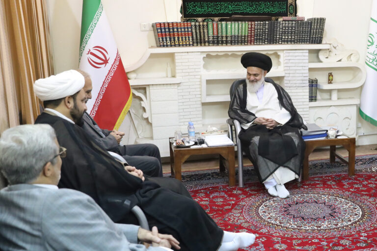 دیدار قائم مقام کمیته امداد امام خمینی ره کشور با آیت الله حسینی بوشهری به منظور معرفی مدیرکل جدید این سازمان در قم