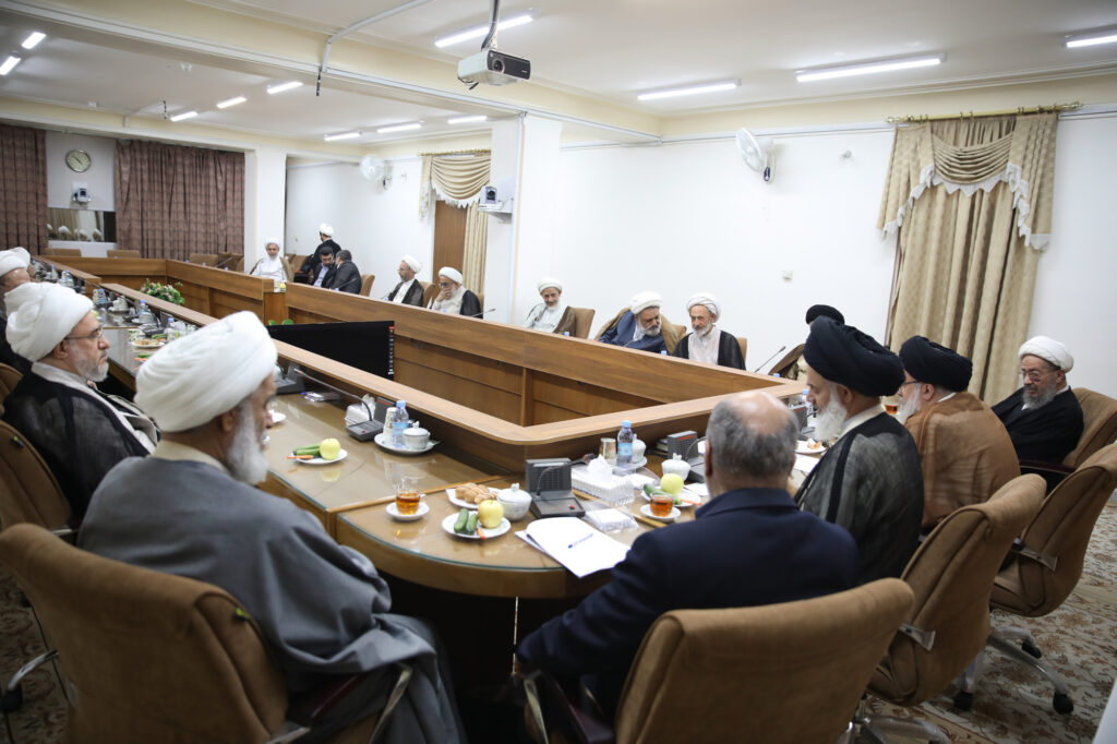 حضور دبیر شورای عالی امنیت ملی، دکتر علی اکبر احمدیان، در جلسه جامعه مدرسین حوزه علمیه قم