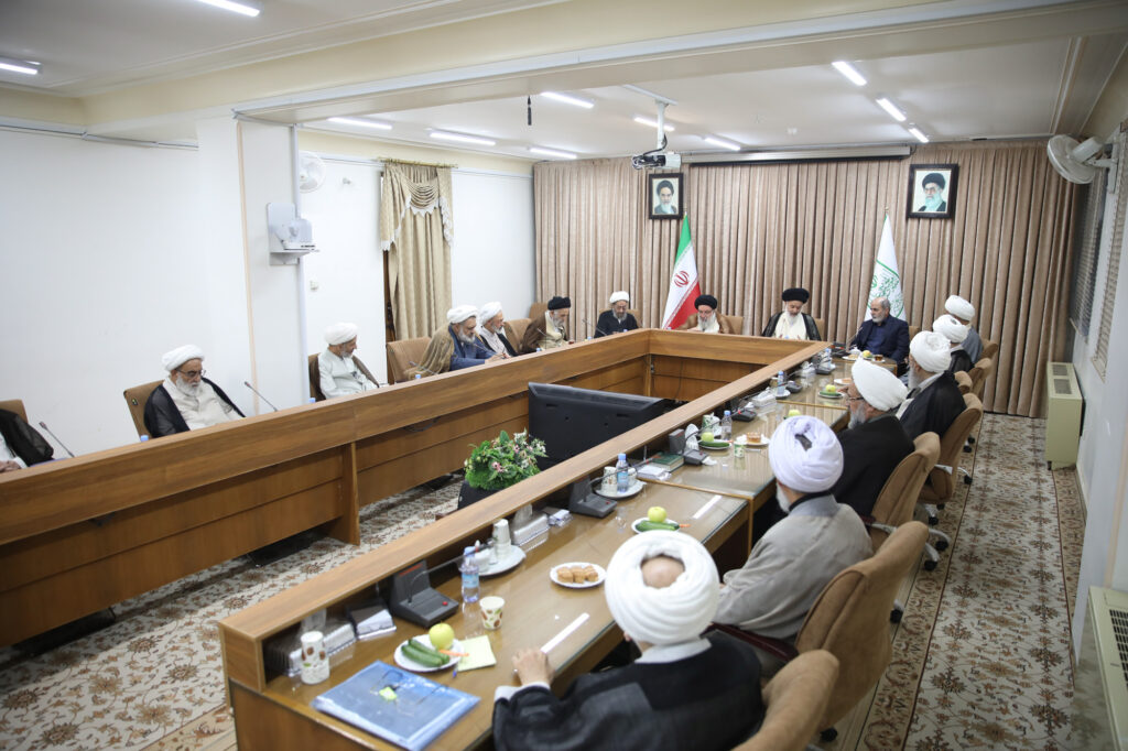 حضور دبیر شورای عالی امنیت ملی، دکتر علی اکبر احمدیان، در جلسه جامعه مدرسین حوزه علمیه قم