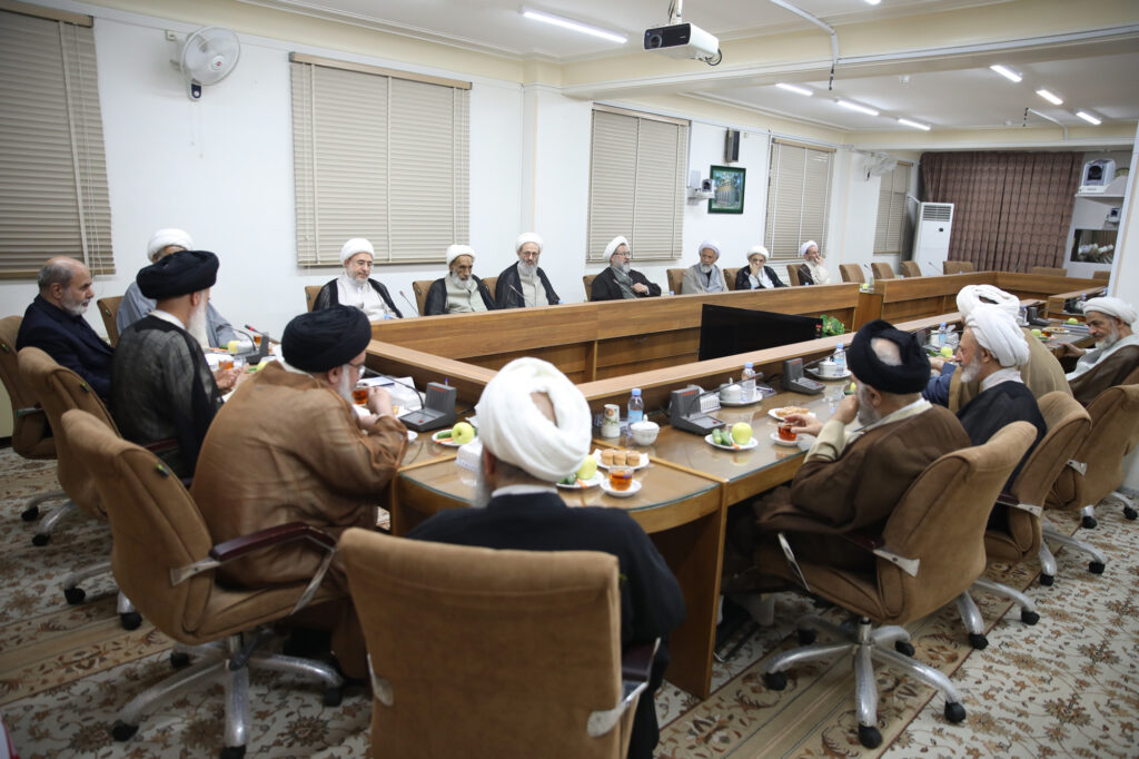 حضور دبیر شورای عالی امنیت ملی، دکتر علی اکبر احمدیان، در جلسه جامعه مدرسین حوزه علمیه قم