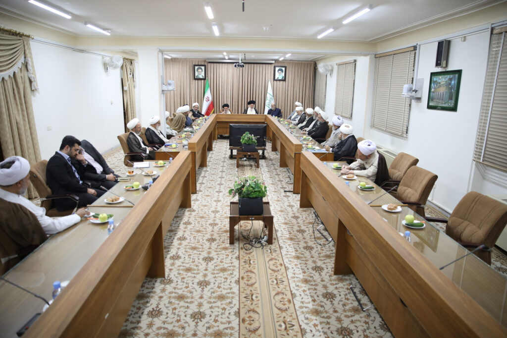 حضور دبیر شورای عالی امنیت ملی، دکتر علی اکبر احمدیان، در جلسه جامعه مدرسین حوزه علمیه قم