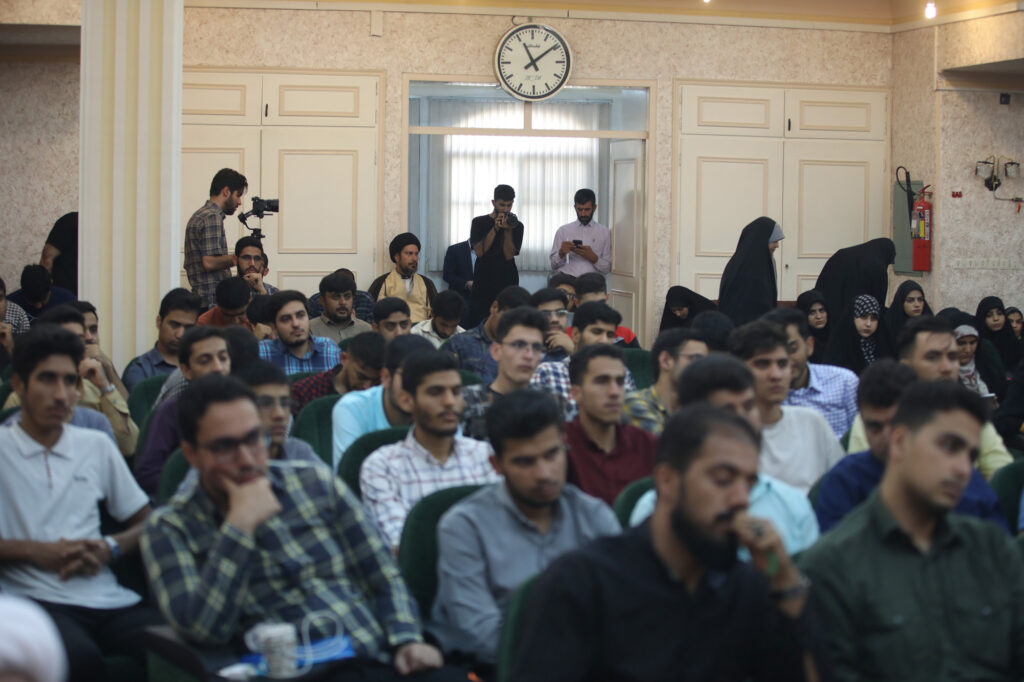 دیدار تعدادی از دانشجویان دختر و پسر استان سیستان و بلوچستان با آیت الله حسینی بوشهری