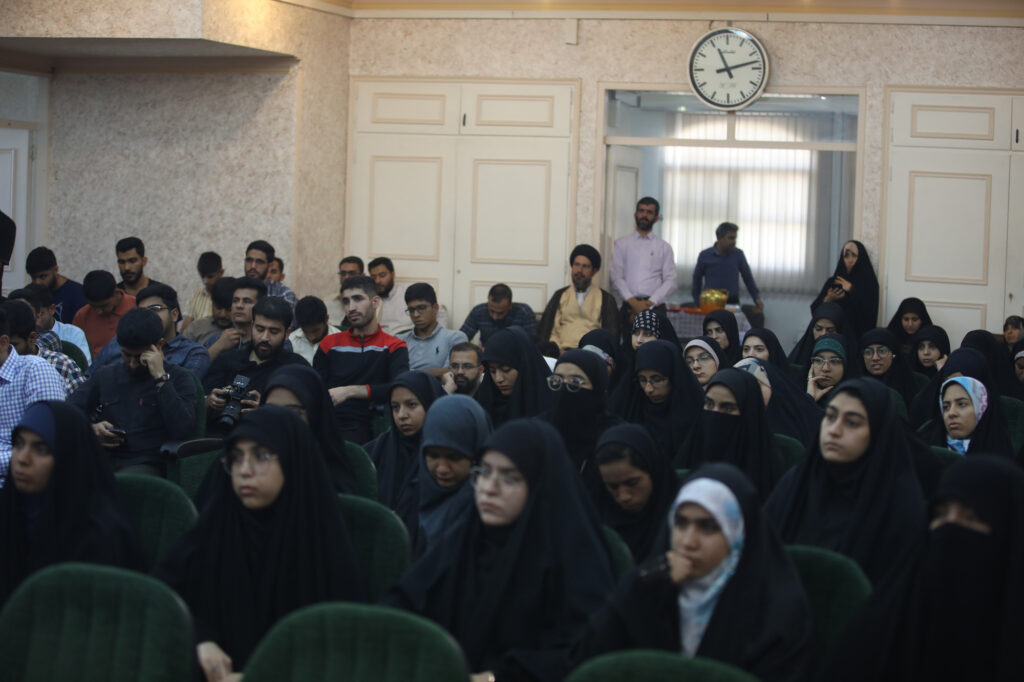 دیدار تعدادی از دانشجویان دختر و پسر استان سیستان و بلوچستان با آیت الله حسینی بوشهری