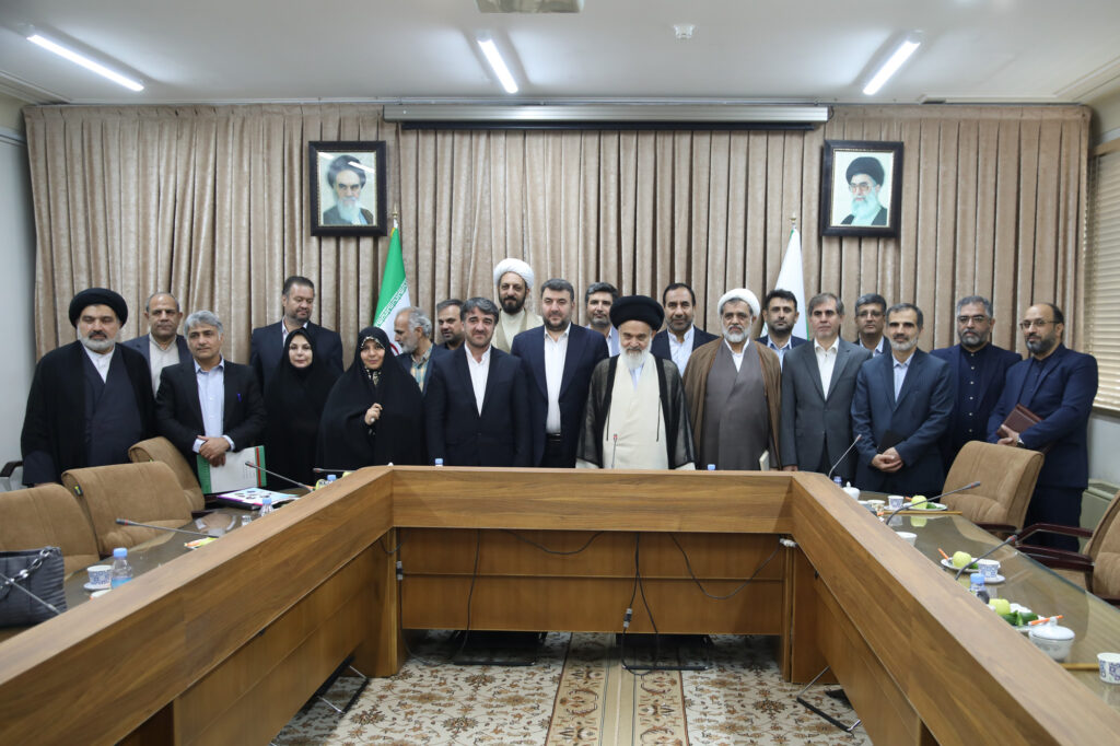 دیدار جمعی از رایزنان فرهنگی و مدیران سازمان فرهنگ و ارتباطات اسلامی با آیت الله حسینی بوشهری
