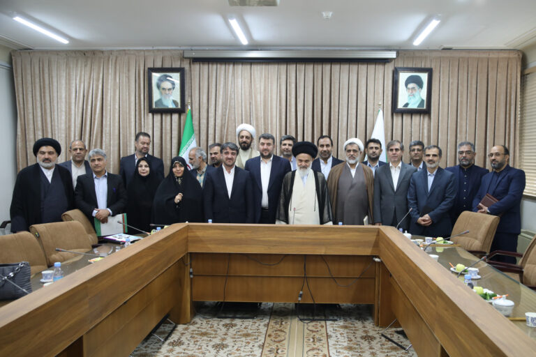 تصاویر / دیدار جمعی از رایزنان فرهنگی و مدیران سازمان فرهنگ و ارتباطات اسلامی با آیت الله حسینی بوشهری
