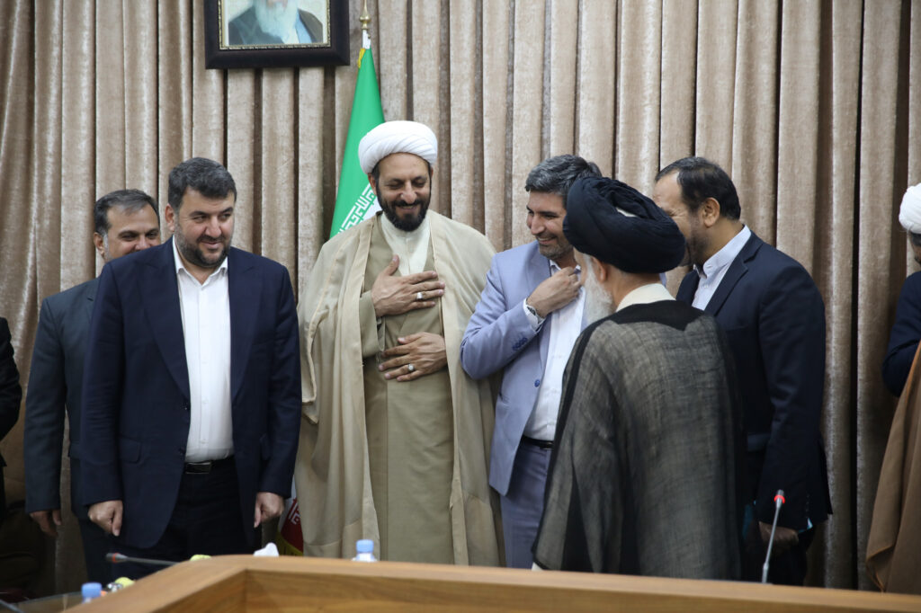 دیدار جمعی از رایزنان فرهنگی و مدیران سازمان فرهنگ و ارتباطات اسلامی با آیت الله حسینی بوشهری