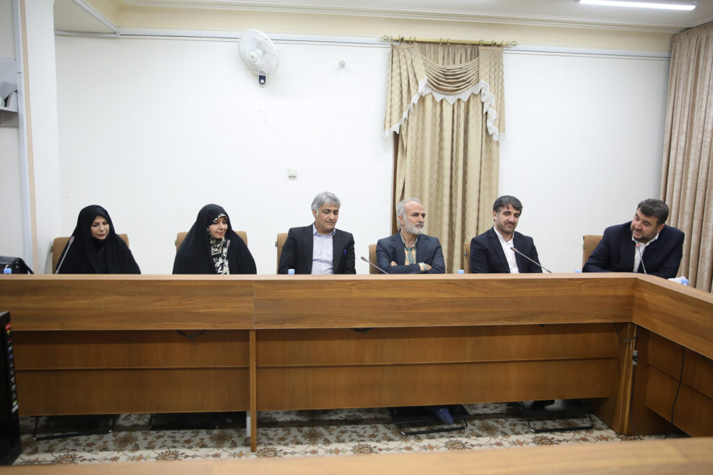 دیدار جمعی از رایزنان فرهنگی و مدیران سازمان فرهنگ و ارتباطات اسلامی با آیت الله حسینی بوشهری