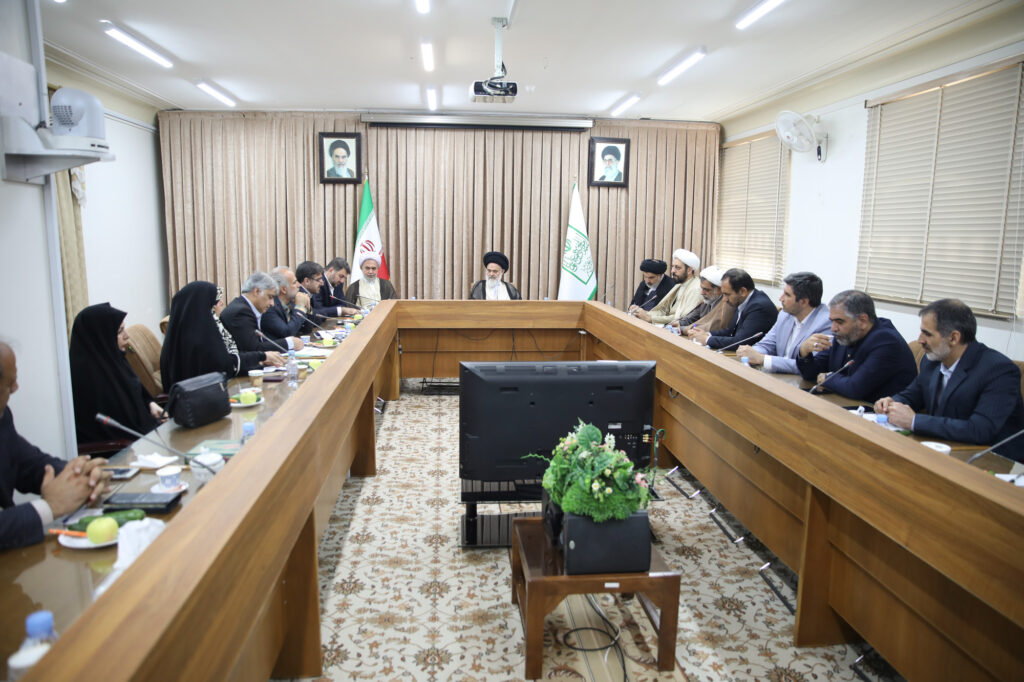 دیدار جمعی از رایزنان فرهنگی و مدیران سازمان فرهنگ و ارتباطات اسلامی با آیت الله حسینی بوشهری