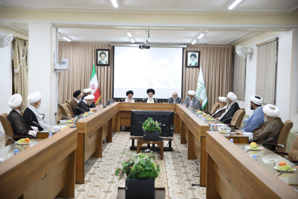 حضور رئیس کمیته امداد کل کشور در جمع اعضای جامعه مدرسین حوزه علمیه قم