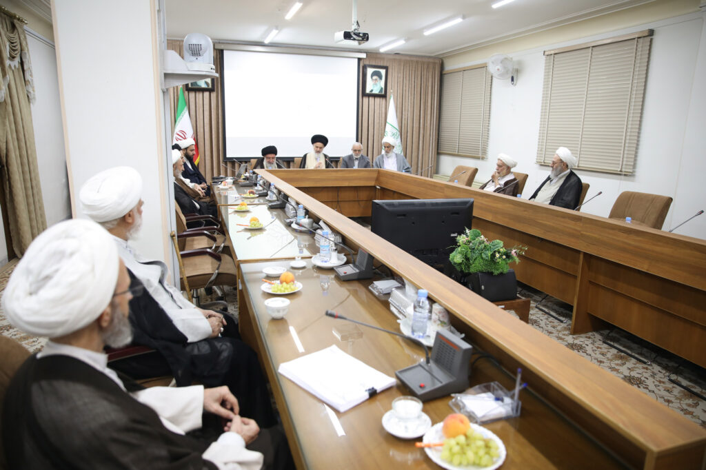 حضور رئیس کمیته امداد کل کشور در جمع اعضای جامعه مدرسین حوزه علمیه قم