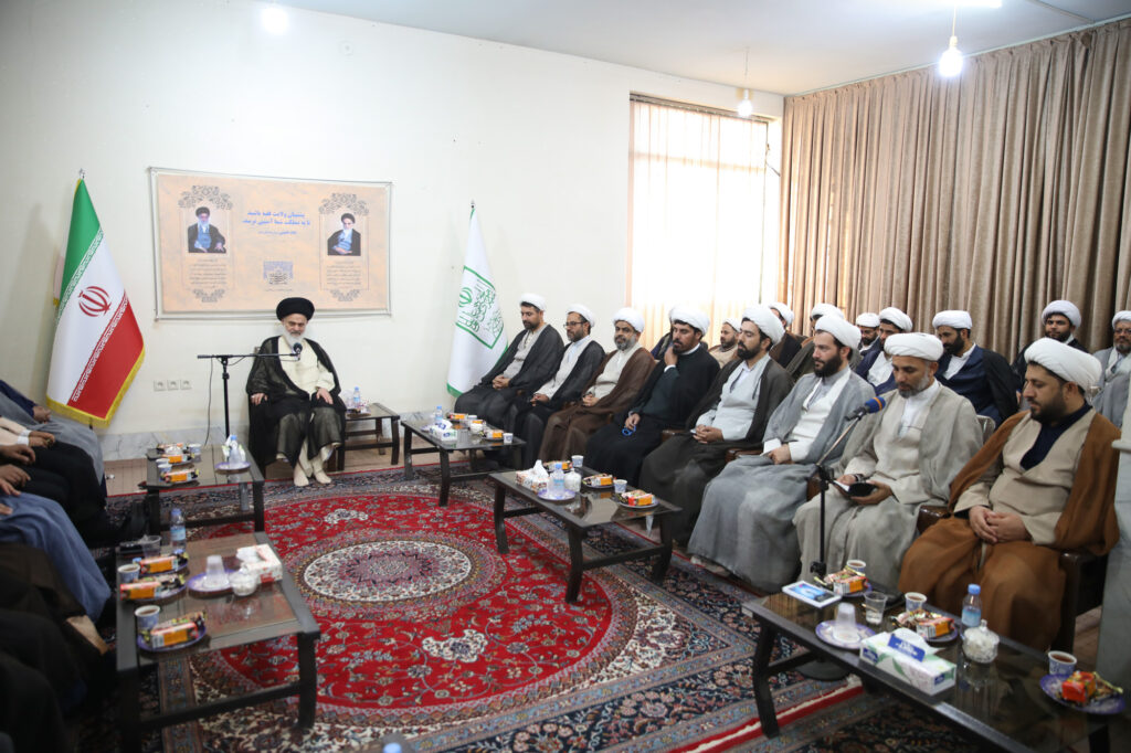 دیدار نمایندگان ولی فقیه در نیروی دریایی سپاه پاسداران انقلاب اسلامی با آیت الله حسینی بوشهری