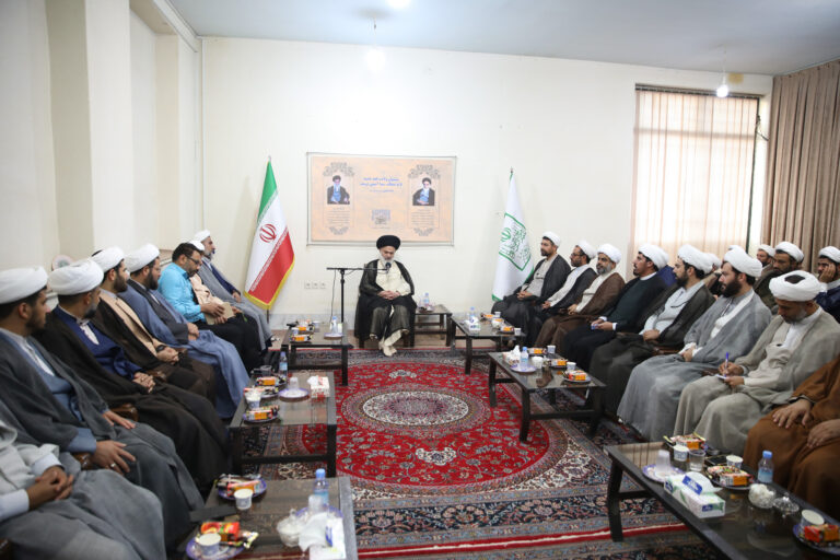 دیدار نمایندگان ولی فقیه در نیروی دریایی سپاه پاسداران انقلاب اسلامی با آیت الله حسینی بوشهری