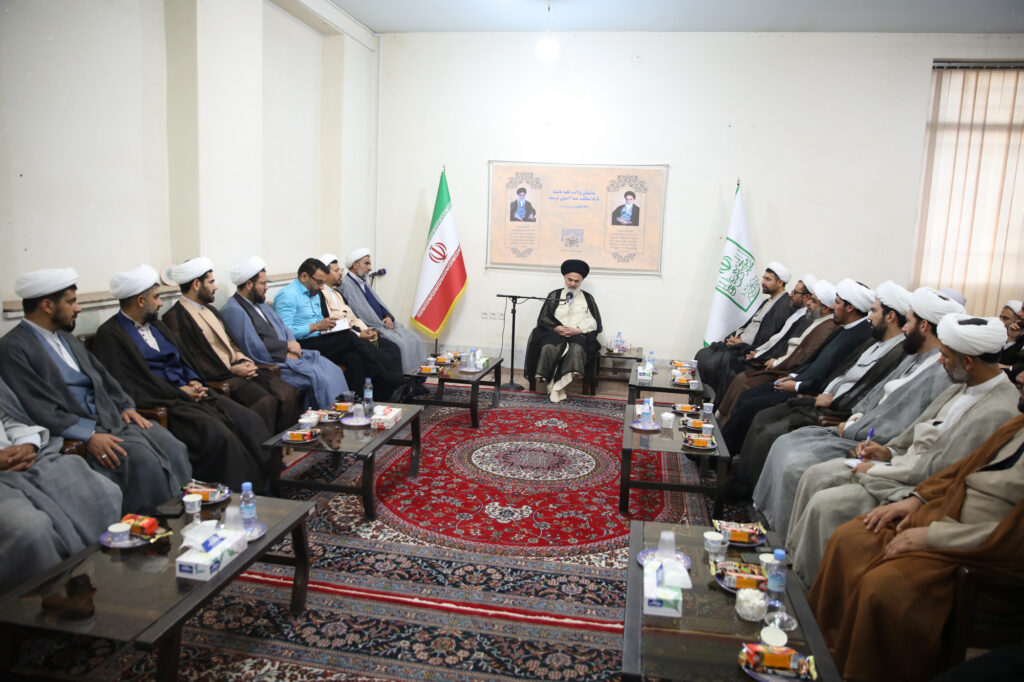 دیدار نمایندگان ولی فقیه در نیروی دریایی سپاه پاسداران انقلاب اسلامی با آیت الله حسینی بوشهری