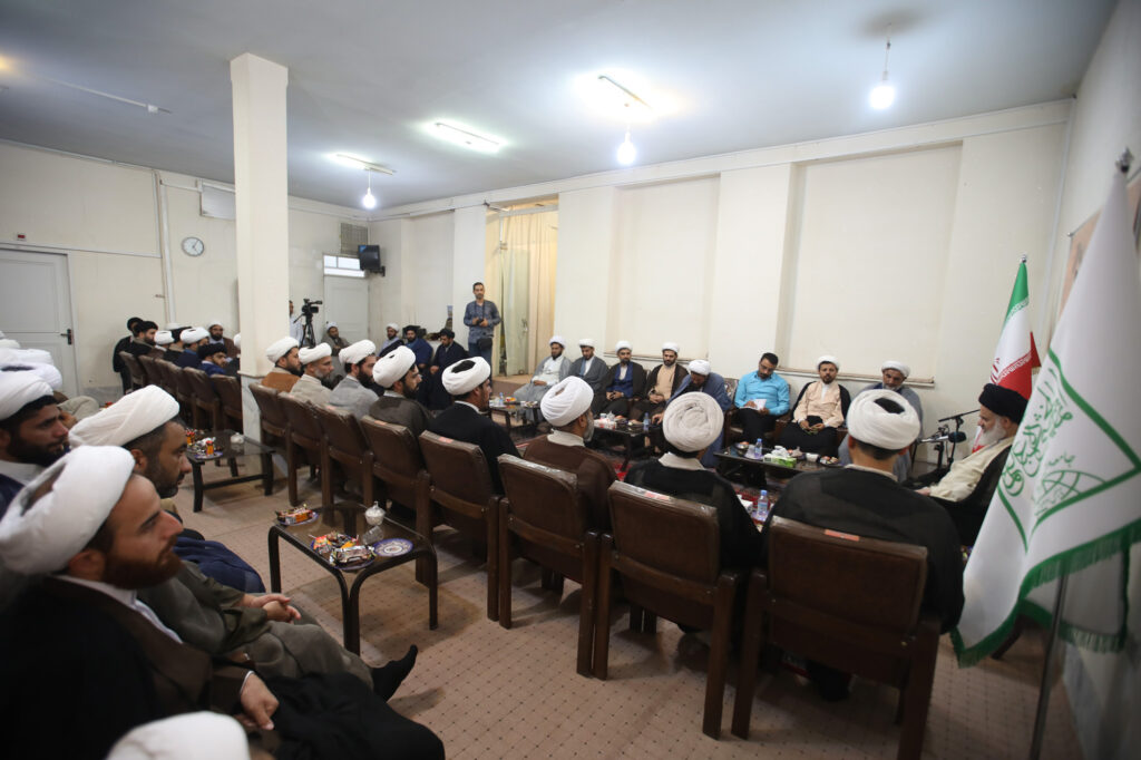 دیدار نمایندگان ولی فقیه در نیروی دریایی سپاه پاسداران انقلاب اسلامی با آیت الله حسینی بوشهری