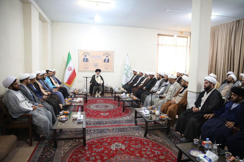 دیدار نمایندگان ولی فقیه در نیروی دریایی سپاه پاسداران انقلاب اسلامی با آیت الله حسینی بوشهری