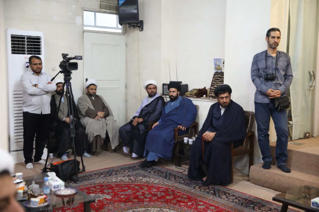 دیدار نمایندگان ولی فقیه در نیروی دریایی سپاه پاسداران انقلاب اسلامی با آیت الله حسینی بوشهری