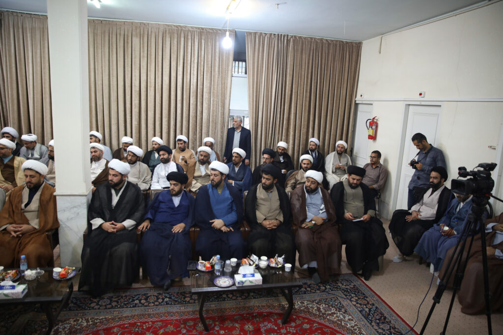 دیدار نمایندگان ولی فقیه در نیروی دریایی سپاه پاسداران انقلاب اسلامی با آیت الله حسینی بوشهری