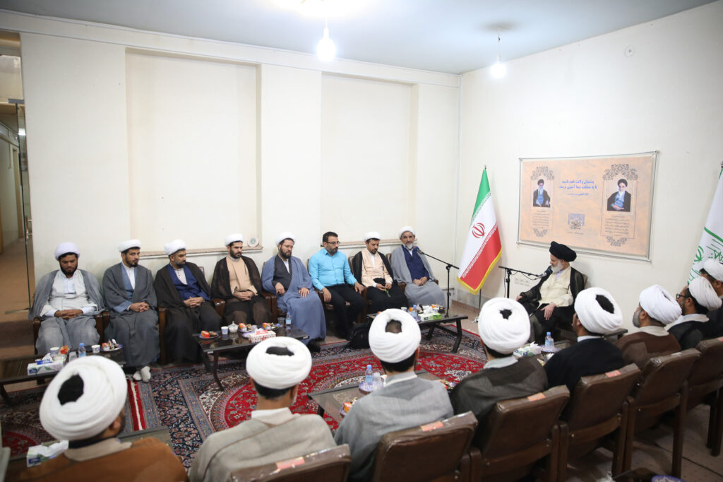 دیدار نمایندگان ولی فقیه در نیروی دریایی سپاه پاسداران انقلاب اسلامی با آیت الله حسینی بوشهری