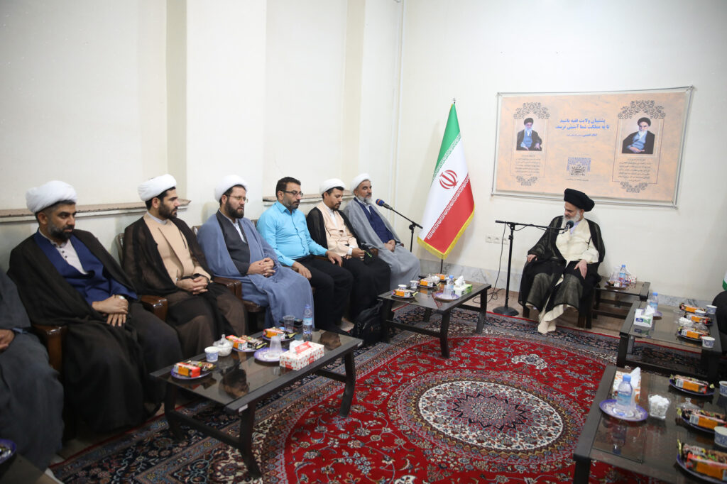 دیدار نمایندگان ولی فقیه در نیروی دریایی سپاه پاسداران انقلاب اسلامی با آیت الله حسینی بوشهری