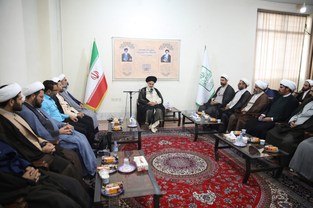 دیدار نمایندگان ولی فقیه در نیروی دریایی سپاه پاسداران انقلاب اسلامی با آیت الله حسینی بوشهری