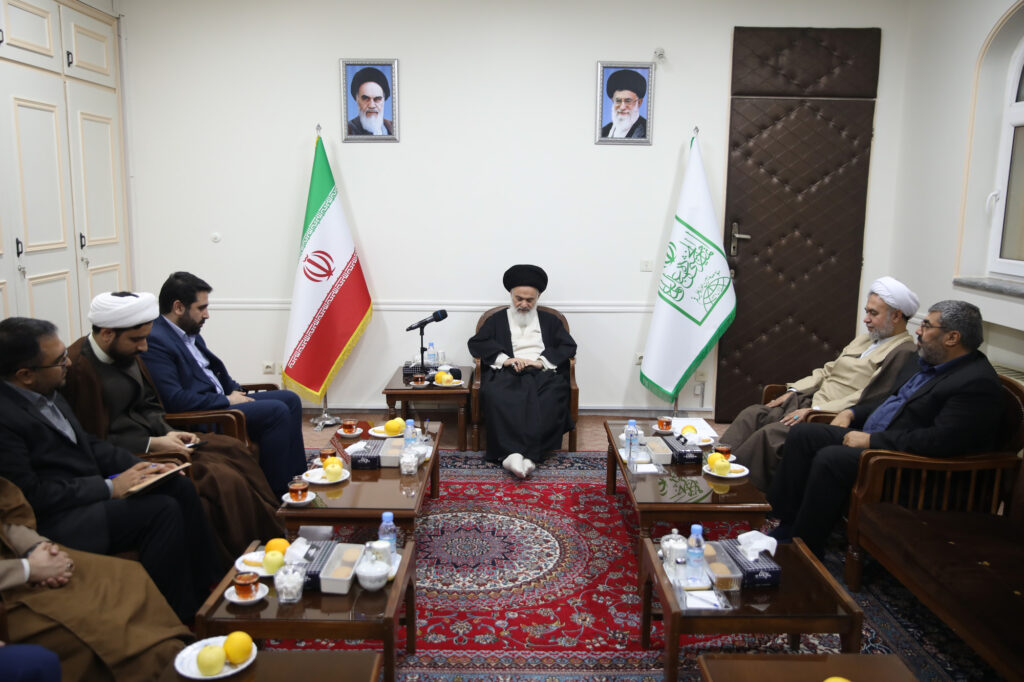 دیدار رئیس مرکز ملی فضای مجازی با آیت الله حسینی بوشهری