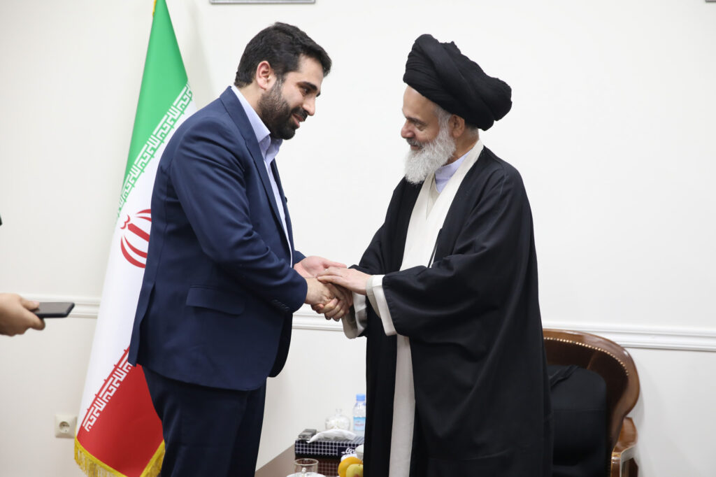 دیدار رئیس مرکز ملی فضای مجازی با آیت الله حسینی بوشهری