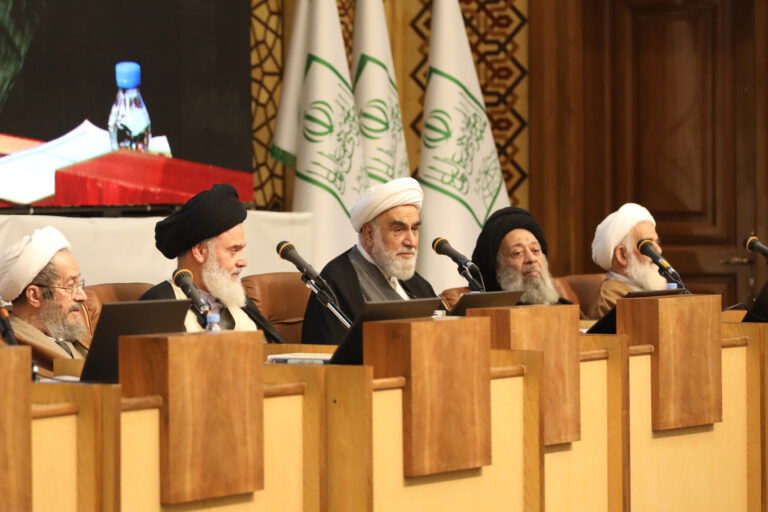 ابلاغ سلام ویژه رهبر انقلاب توسط حجت الاسلام محمدی گلپایگانی به سیزدهمین اجلاسیه سراسری جامعه مدرسین