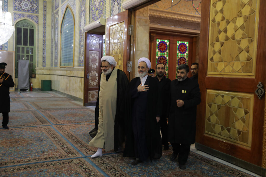 آیت الله اعرافی و حجت الاسلام و المسلمین جمشیدی در نشست اعضای جامعه مدرسین حوزه علمیه قم با تولیت مسجد مقدس جمکران