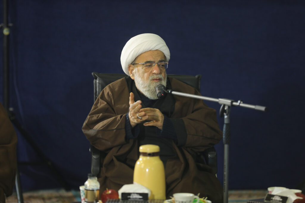 آیت الله طبسی در نشست اعضای جامعه مدرسین حوزه علمیه قم با تولیت مسجد مقدس جمکران