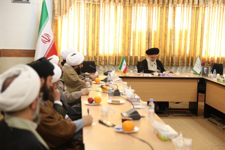 دیدار ائمه جمعه شهرها و بخشهای استان قم با آیت الله حسینی بوشهری